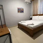 Waypoint Inn *